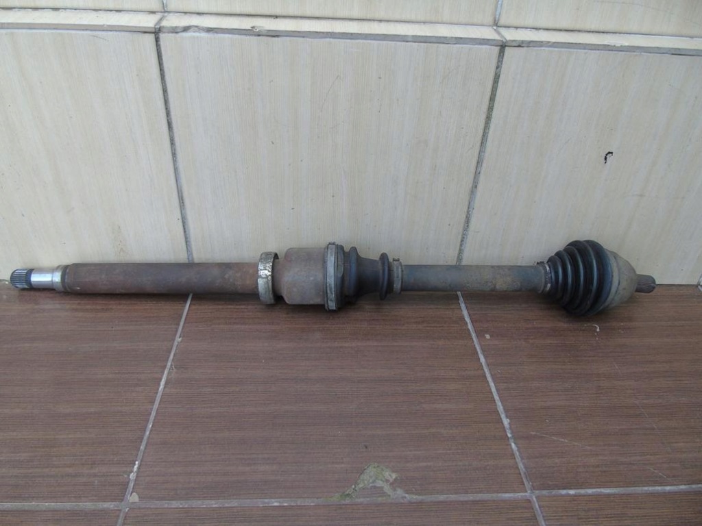 Купити Привідний вал перед права довга focus 2 1.6tdci 109km 04-