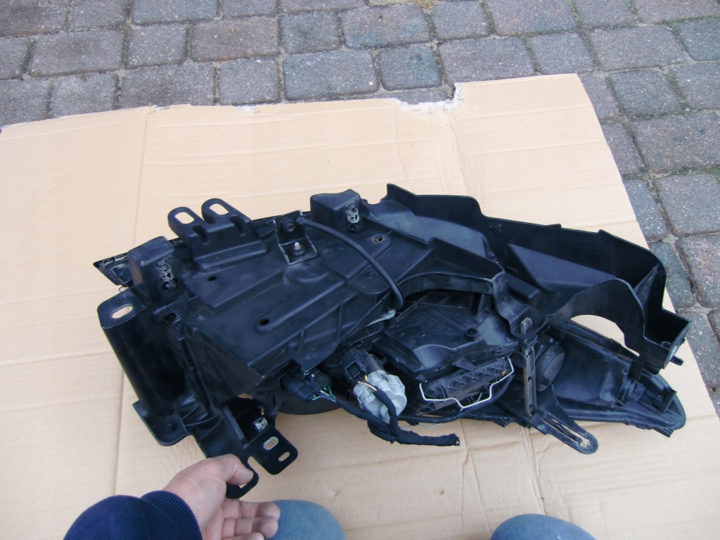 Фара левая кронштейн  led renault megane 3 рестайлинг  ксенон хорошее состояние Недорого