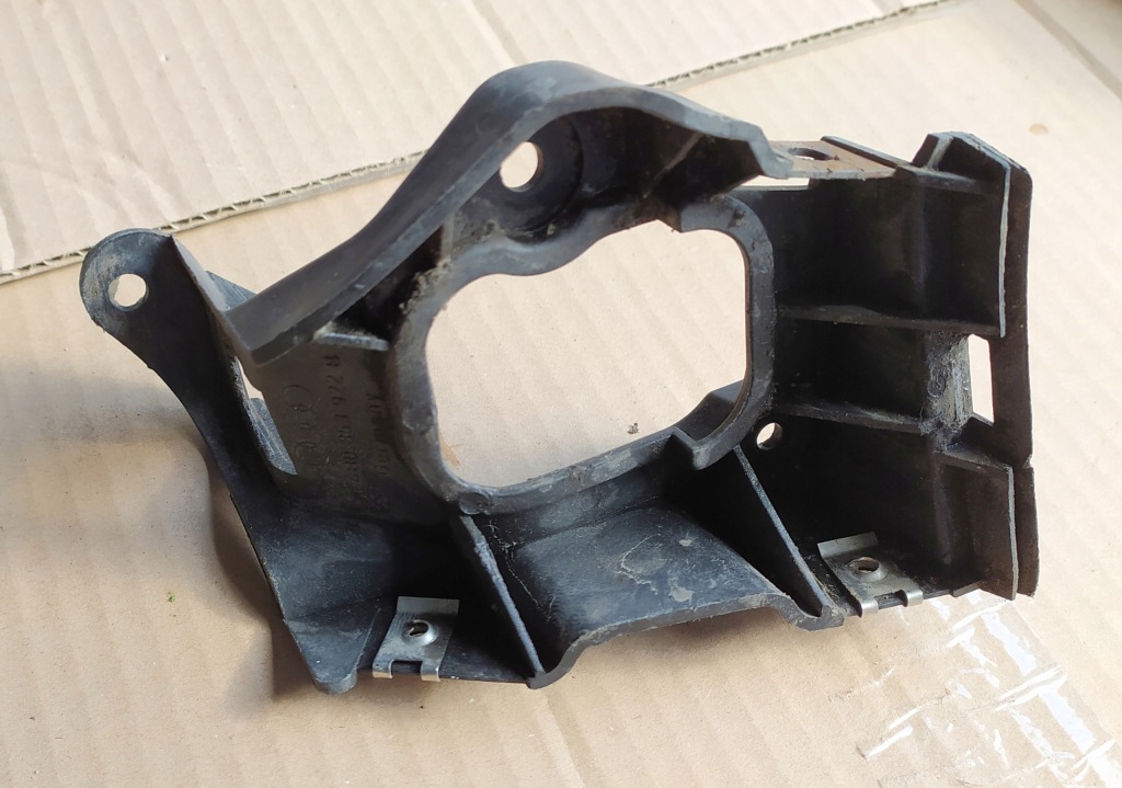 Купить Кронштейн порога  правое  audi a6 c5 рестайлинг  01-04 5/5 pń