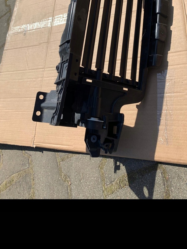 фото №7, Volvo xc60 ii 17- воздуховод воздуха шторка жалюзи