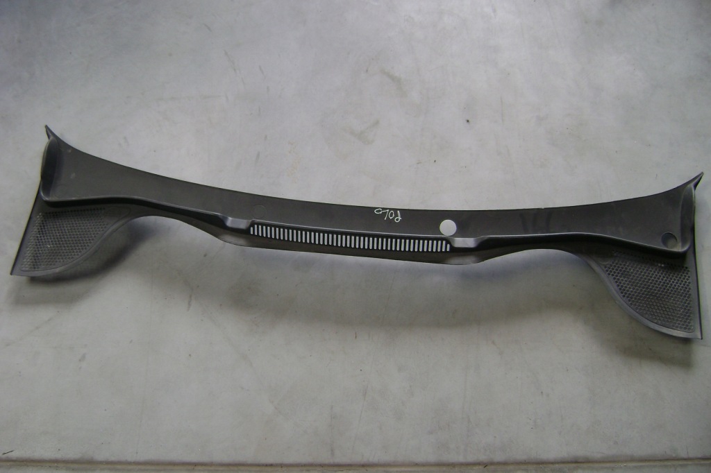 фото №1, Vw polo v 6r0 - жабо