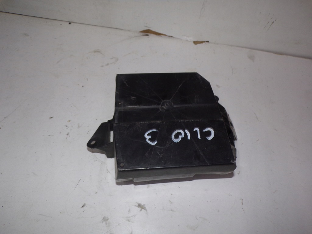 фото №1, Защита предохранителей renault clio iii 8200314277