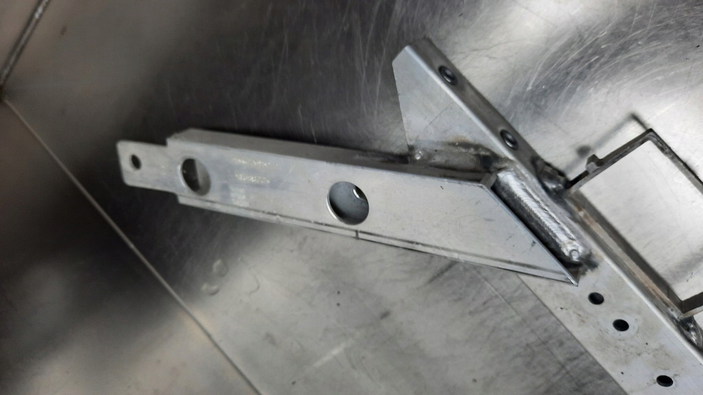 фото №5, Pas передній верхній підсилювач 31688773 volvo xc60 ii 18-25r