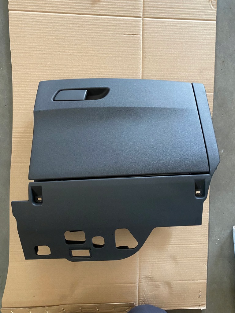 фото №1, Audi a4 b9 8w бардачок пассажира 8w1857035b