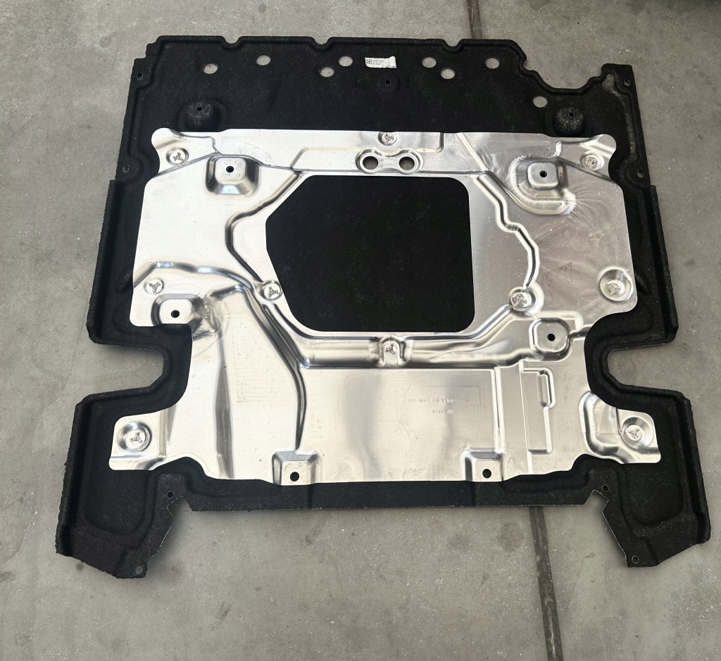 фото №1, Audi e-tron защита нижняя pod двигатель 4kr863821a...