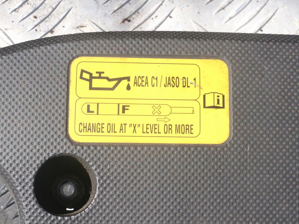 фото №2, Крышка двигателя mazda 2.2 mzr-cd 2010r r2aa10230