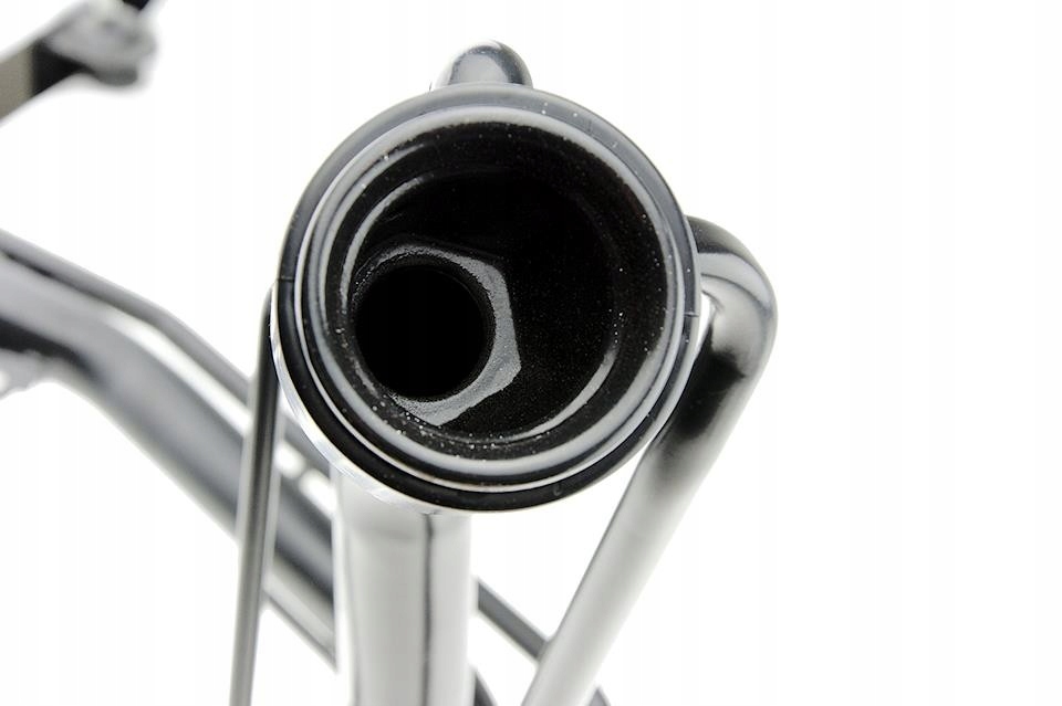 фото №3, Заливная горловина топлива