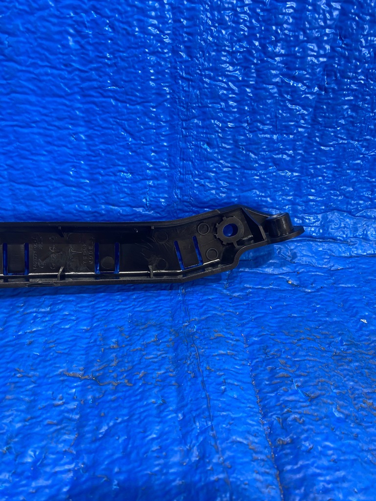 фото №6, Направляющая кронштейн бампера правый перед 1493771-00-b tesla model y