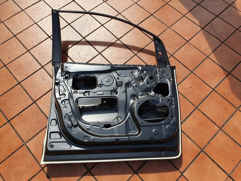 фото №12, Toyota sienna 2015-20 дверь передние левая