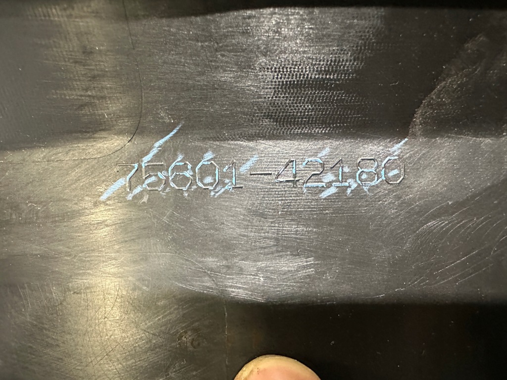 Молдинг крыла toyota rav4 v рестайлинг  накладка правый  перед 75601-42180 Киев