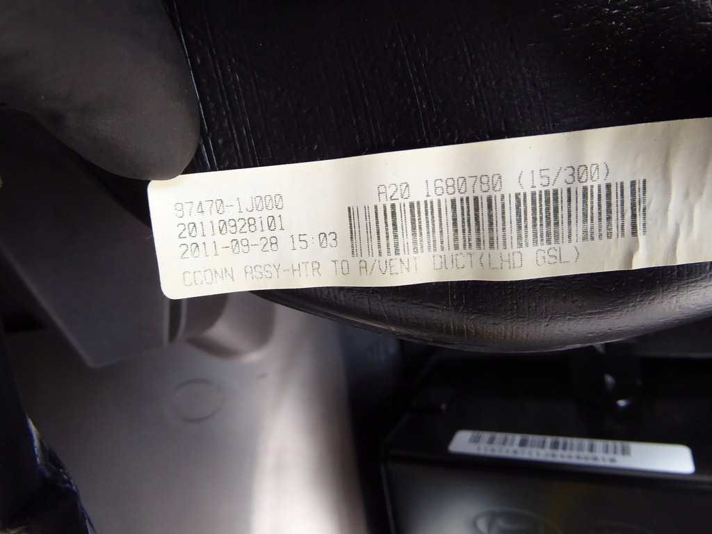 фото №14, Hyundai i20 i приборная панель консоль подушки безопасности ремни датчик