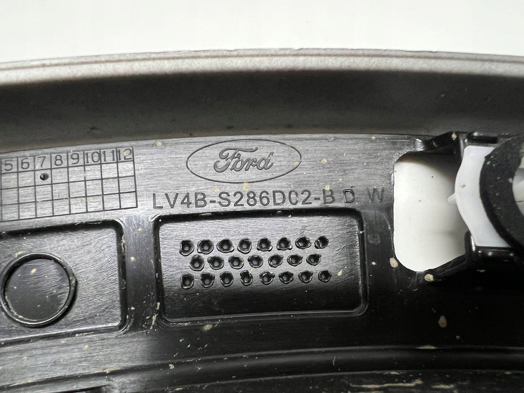 фото №9, Ford kuga mk3 iii 3 молдинг крыла правый задняя lv4b-s286d02-b