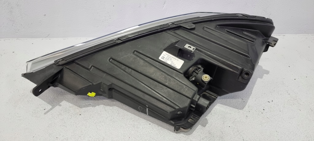 Фара правий перед передня tesla s рестайлінг  full led 16-20 Зі Шроту