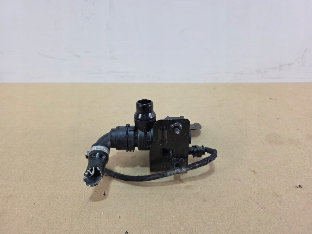 фото №1, Помпа клапан wody bmw x1 u11 5a37571