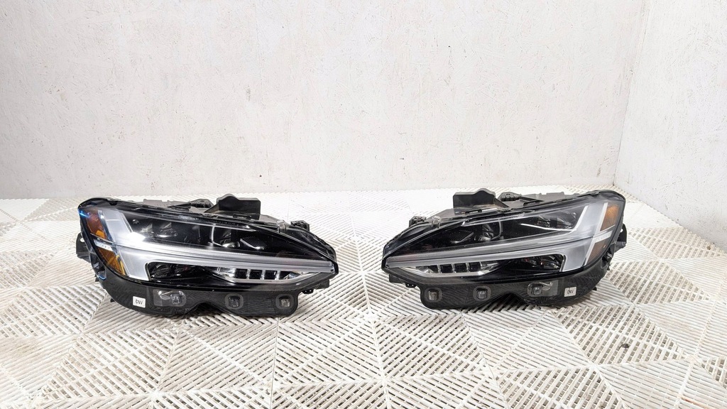 фото №1, Фара комплект volvo s90, v90 31434669