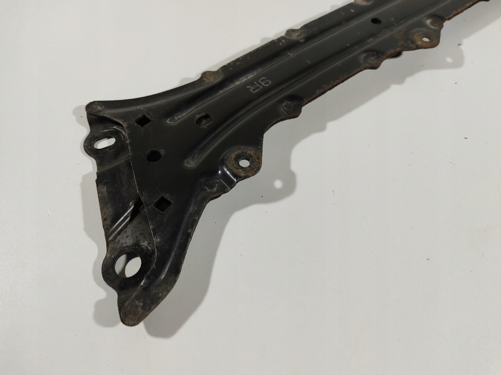 фото №12, Lexus is300h 13r кронштейн балка права