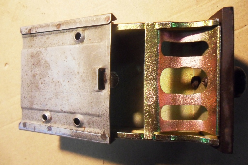 фото №6, Пепельница mercedes усилитель бампера w121 w120