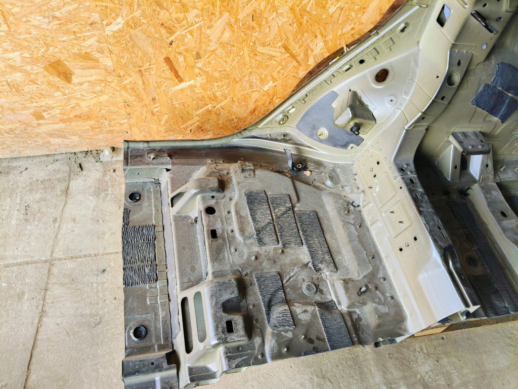 Audi q8 e-tron 55 quattro 19r крила четвертина дах поріг праві задній ly9t Зі Шроту