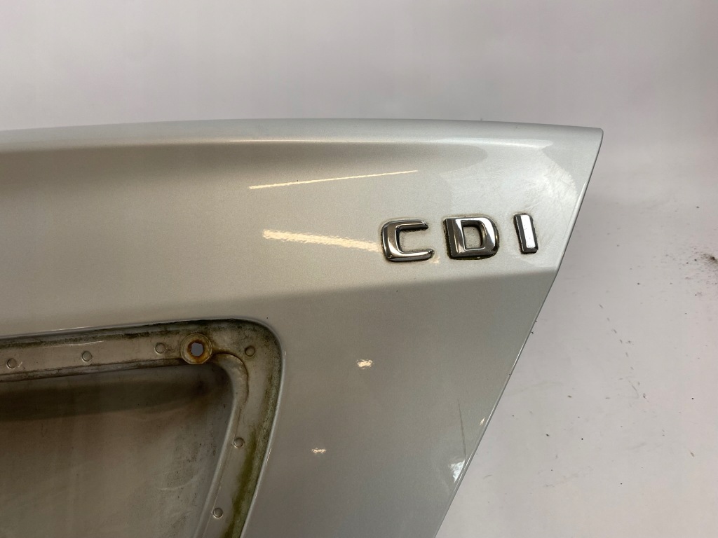 Задняя крышка багажника крышка багажника kufra задний  mercedes w203 sedan Киев