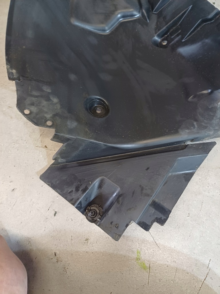 фото №11, Подкрылок правое перед mercedes w204 lift nr. a2046984030