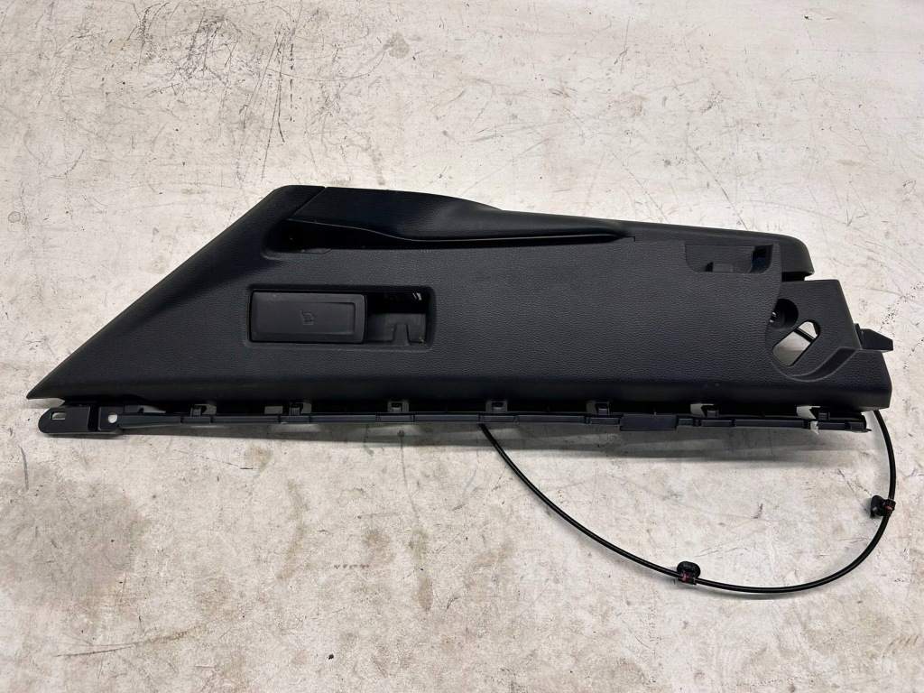 фото №2, Corolla e21 kombi обшивка багажник лівий ліва góra bez led ручка