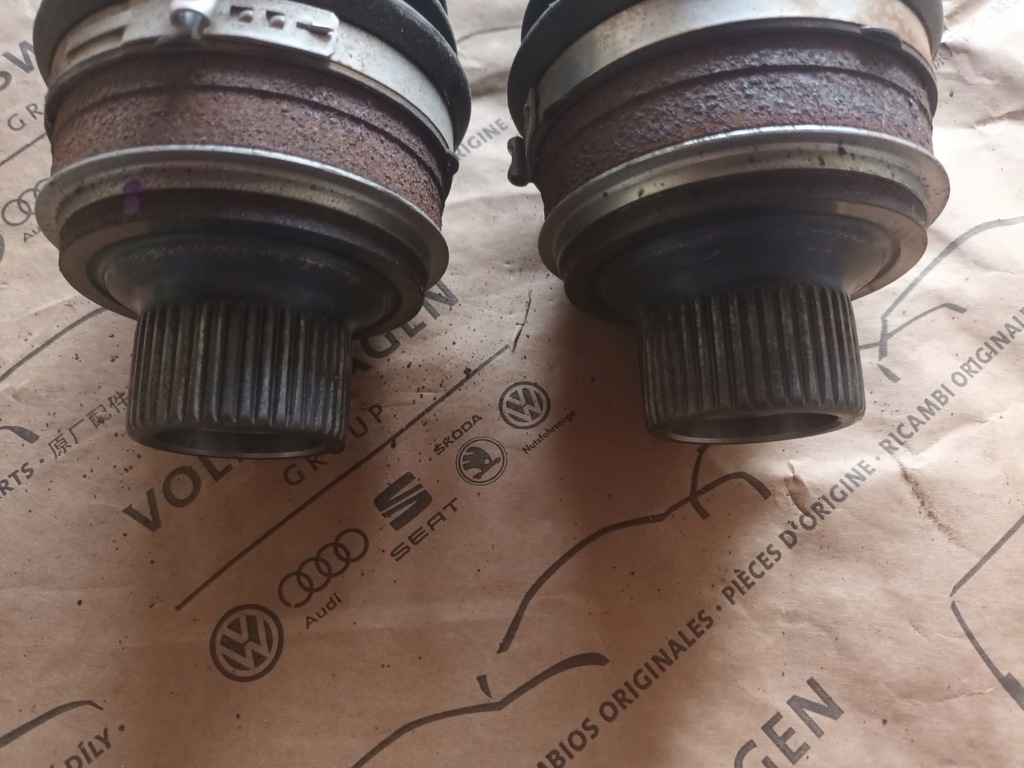 фото №12, Привідний вал привідна передня права ліва audi a4 8k a5 8t 8k0407271al 12km