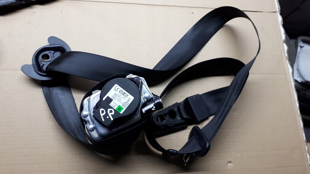 фото №1, A4 b9 lift pas безопасности правый перед