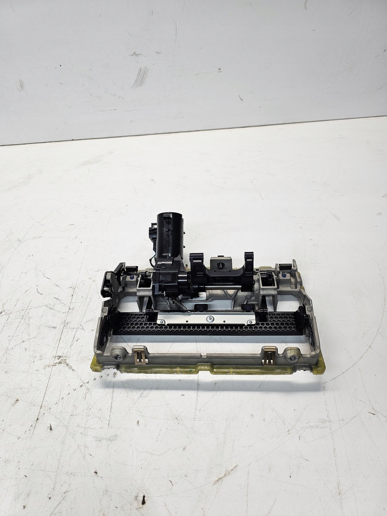 фото №1, Підйомник дисплея audi a3 8v 8v0857974d