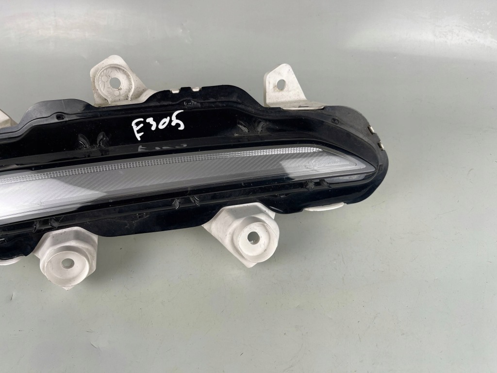 Peugeot 2008 2 2023 левая сторона фара led к движение dziennej с Разборки