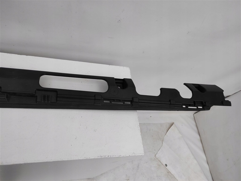 фото №4, Направляющая кронштейн накладки правое mercedes gle 166