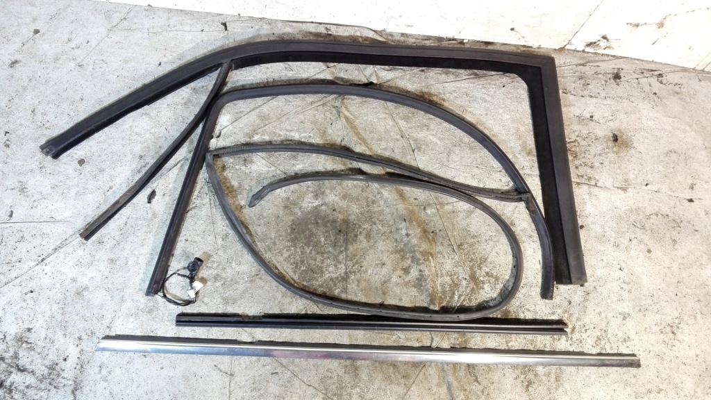 Купити Ущільнювачі скло задній комплект lancia thesis праве