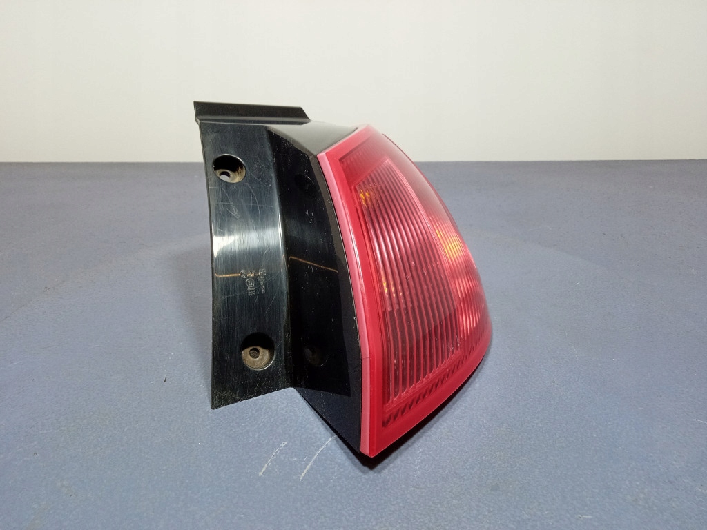 фото №6, Mitsubishi colt vi z30 3d лампа задня права задня зовнішня mr957366