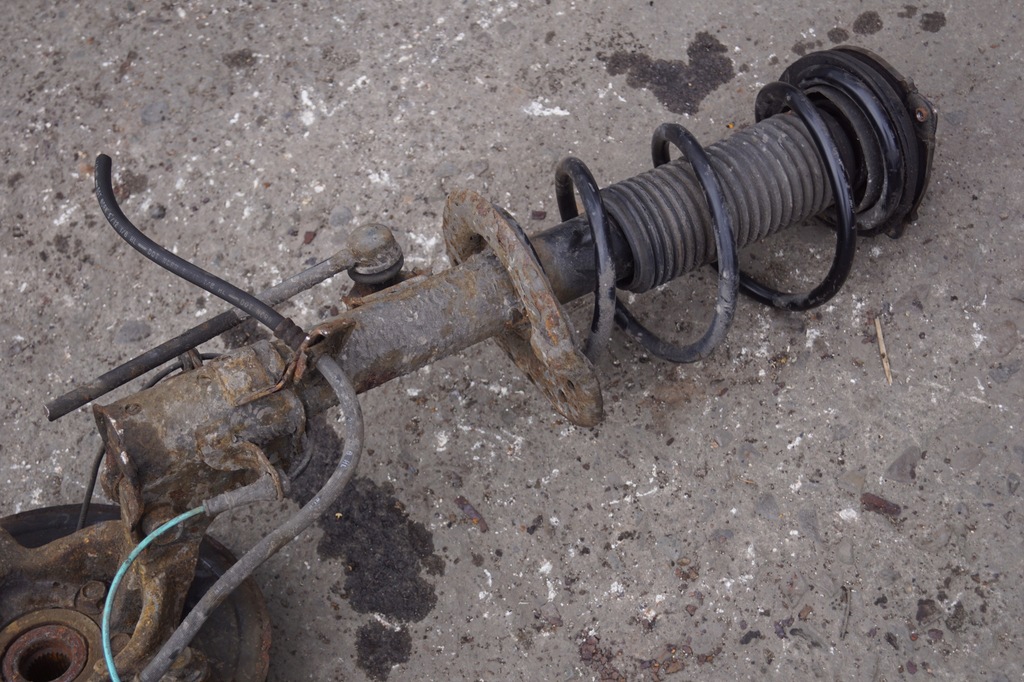 фото №12, Поворотний кулак амортизатор лівий перед nissan juke f15