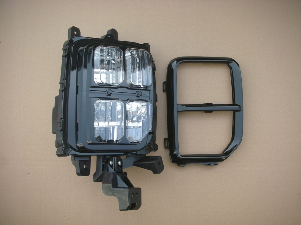 фото №1, Противотуманная фара +рамка правый led outlander sport 2020-2021