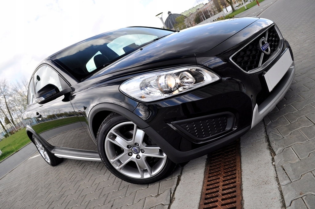 фото №9, Volvo c30 накладка бампера перед