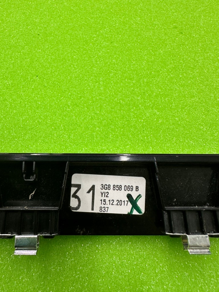 фото №10, Рамка dekor захист радіо навігації vw passat b8 arteon piano оригінал