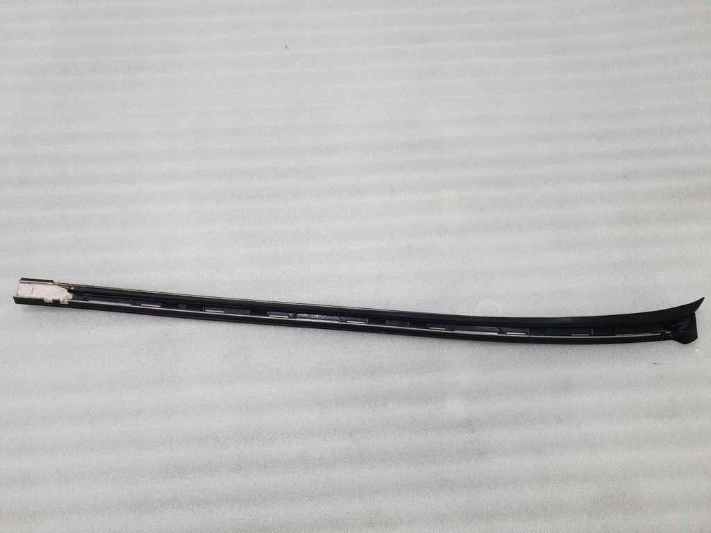 фото №7, Молдинг скло лобове права mercedes w204 0800023