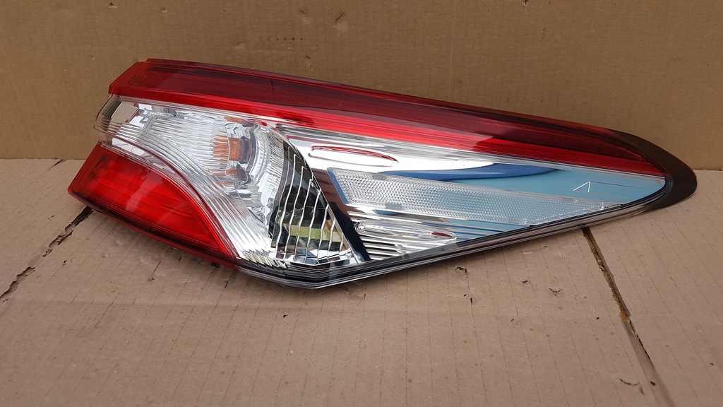 фото №7, Лампа задняя правая toyota camry led