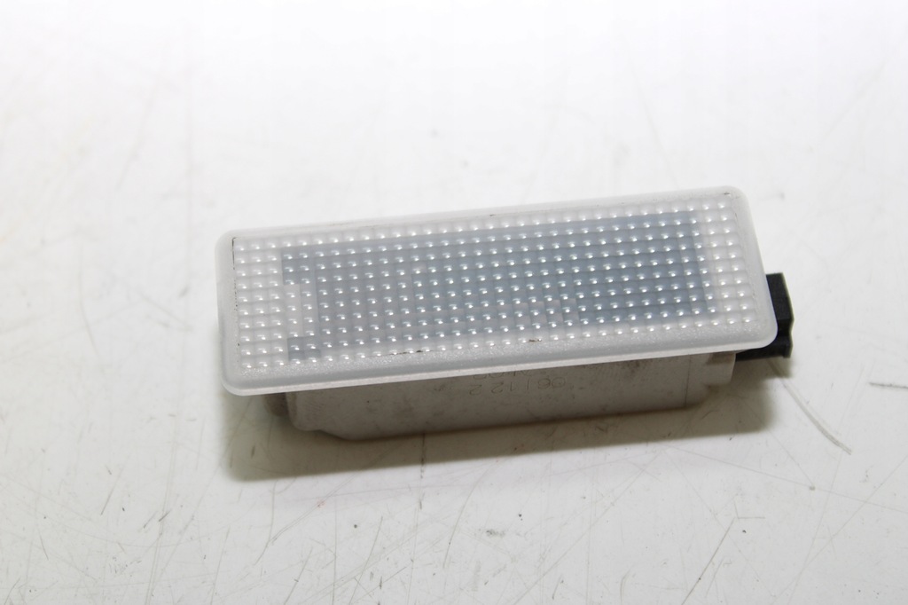 фото №1, Лампа освещение салона bmw 6972605 e60 e87 e90 f30 r56