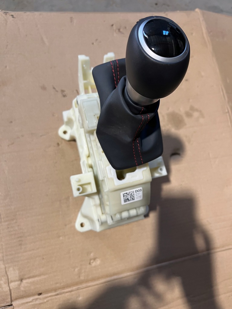 фото №1, Hyundai kona домкрат вибірник передач оригінал eu