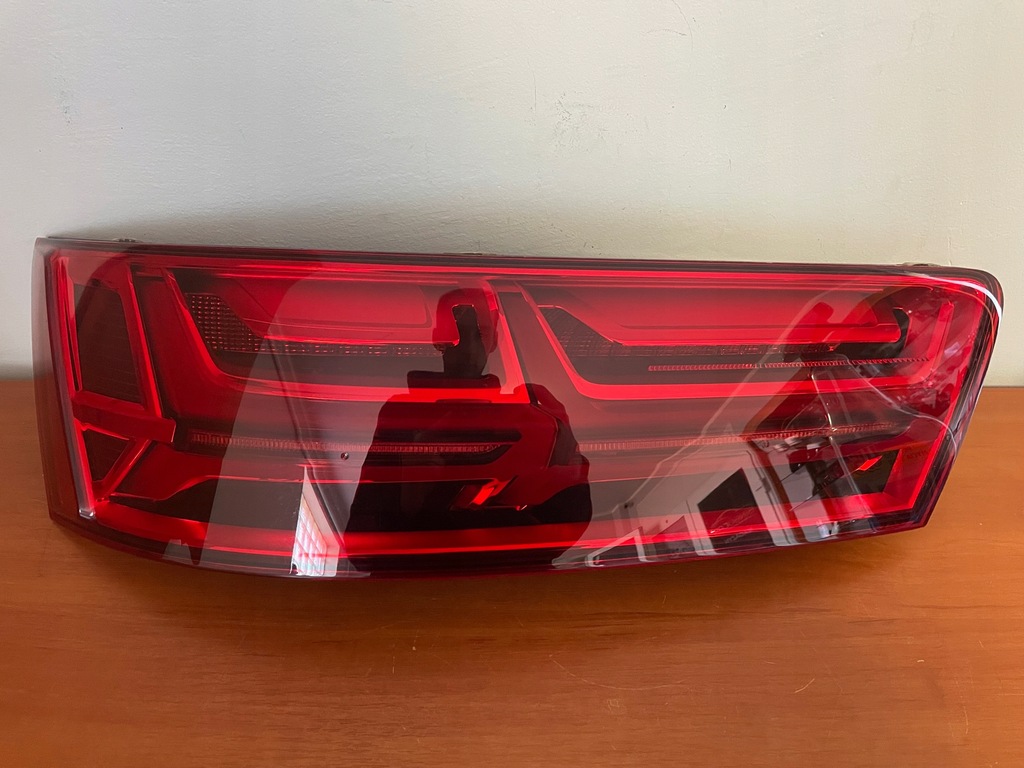 фото №1, Idealna лампа задняя задняя левая matrix led audi q7 sq7 2018r 4m0945093m