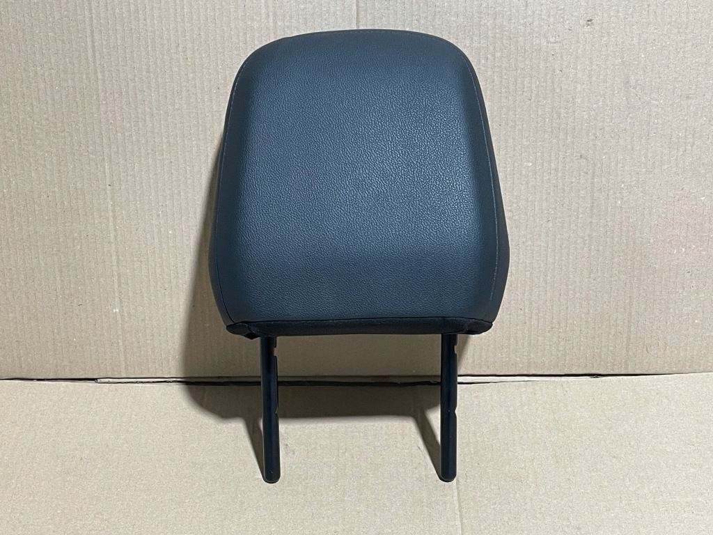 Opel astra l підголівник передній лівий в Україні