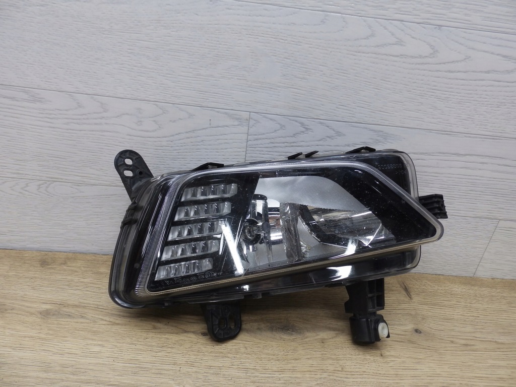 фото №1, Противотуманная фара передний правый drl vw polo vi 2g0 led