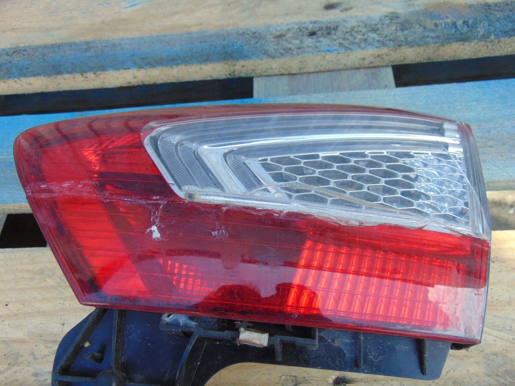 Лампа правая w крышка задний  mondeo mk4 рестайлинг  hb led в Украине