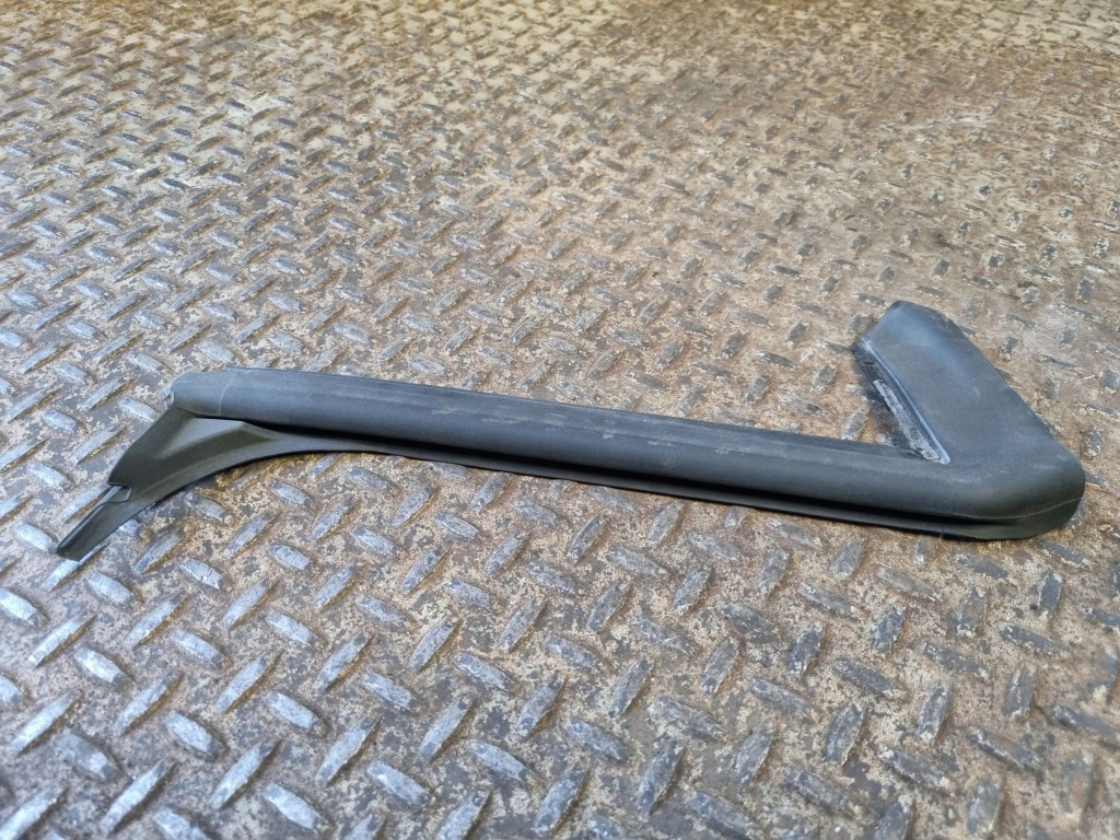 2023 tesla model y молдинг стекло боковой 149771500d Цена