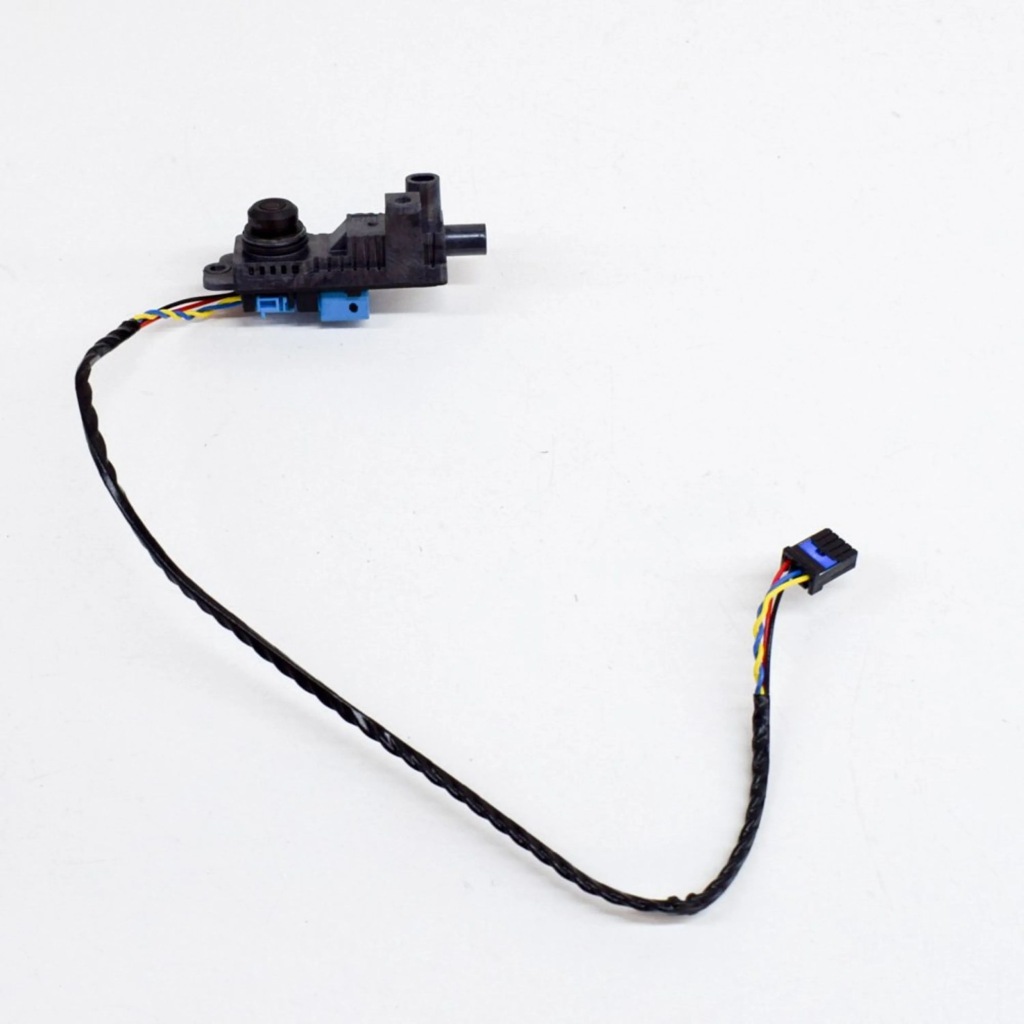 Купити Tesla model 3 2022 права сторона камера на крила бічний