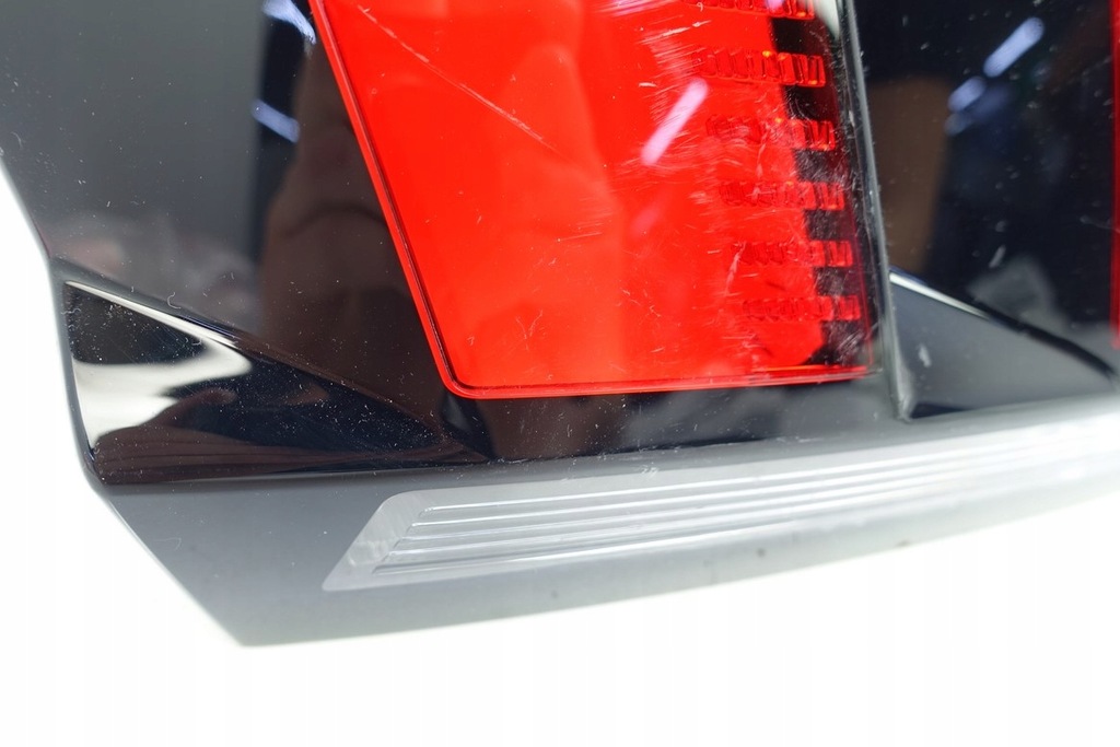 фото №7, Лампа левая задняя led peugeot 3008 ii 9810477880