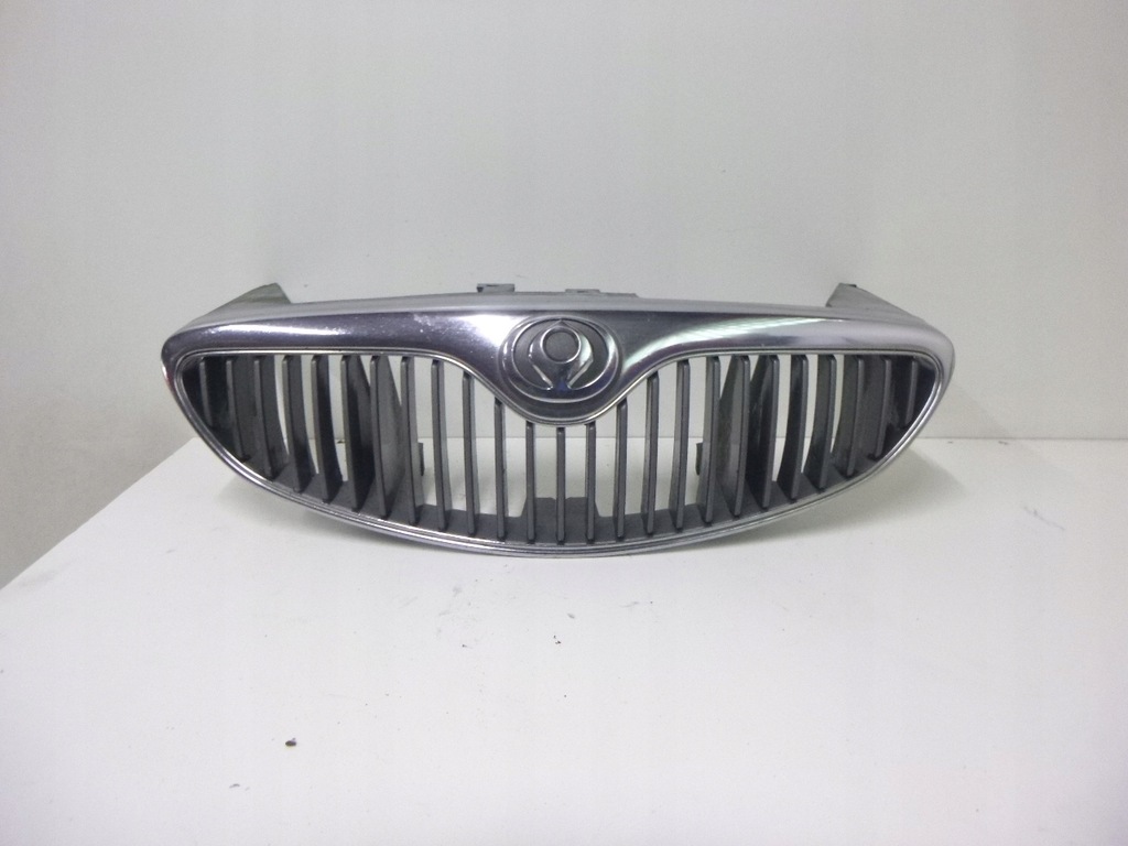 фото №1, Решётка радиатора решётка радиатора mazda xedos 6 1994r.