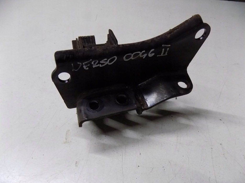 фото №1, Corolla verso ii 2.2 d4d кронштейн подушка двигателя