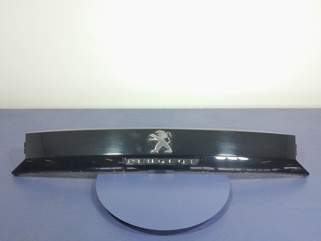 фото №1, Peugeot 5008 ii накладка задня кришки багажника 9814790977